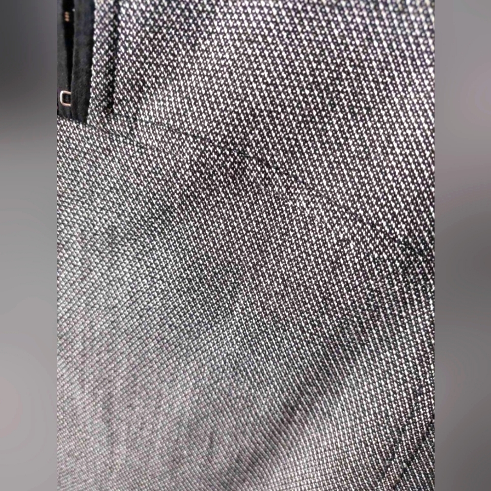 Express pencil skirt - Picture 2 of 3